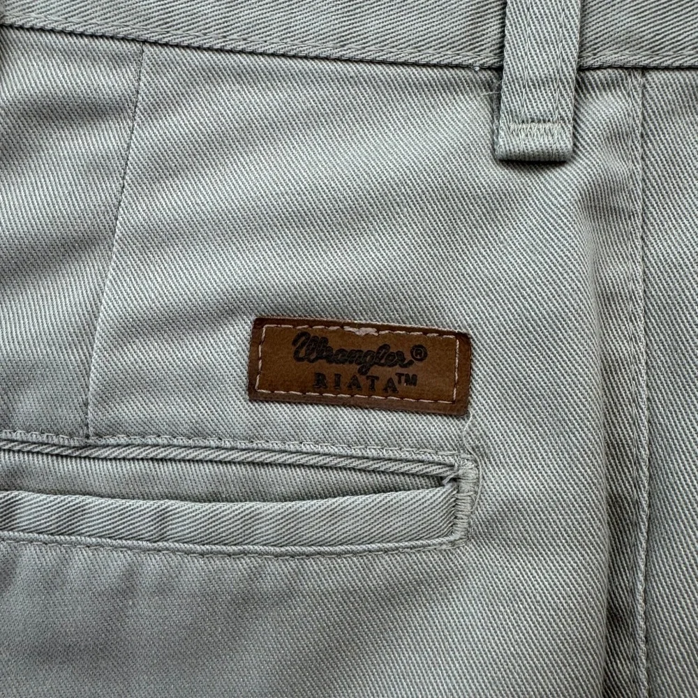 VTG Wrangler Riata Mens Pleated Chinos Tan Khaki Twill Relaxed Fit Pants 34x27